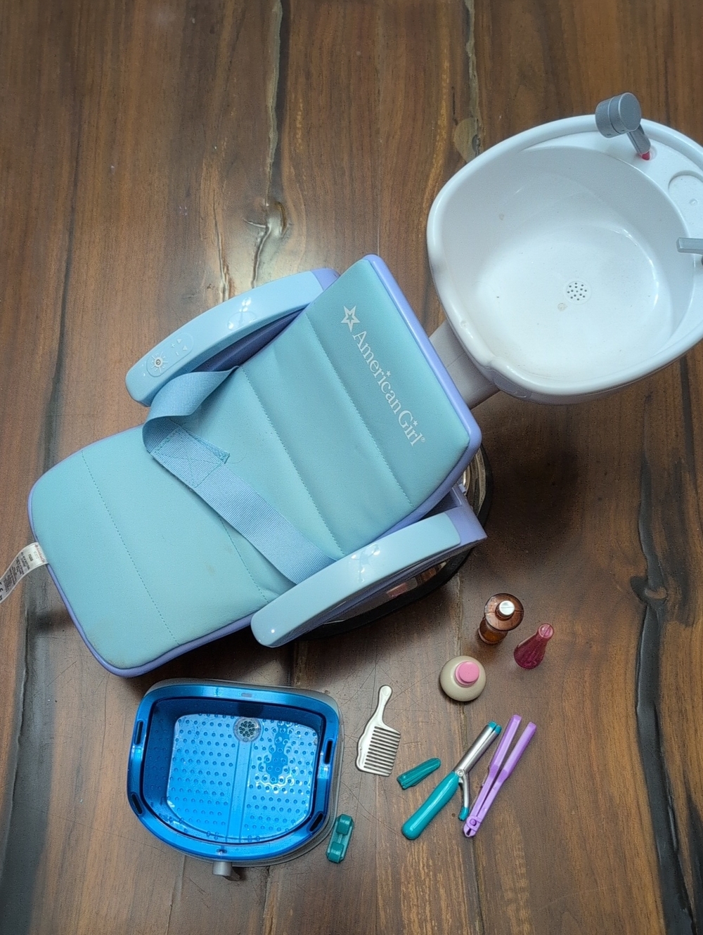 18" Doll Hair & Pedicure Station